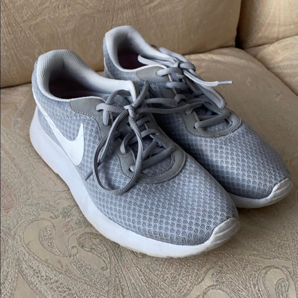 ALMOST NEW! Gray Nike Tanjun Sneakers - Women’s 10
